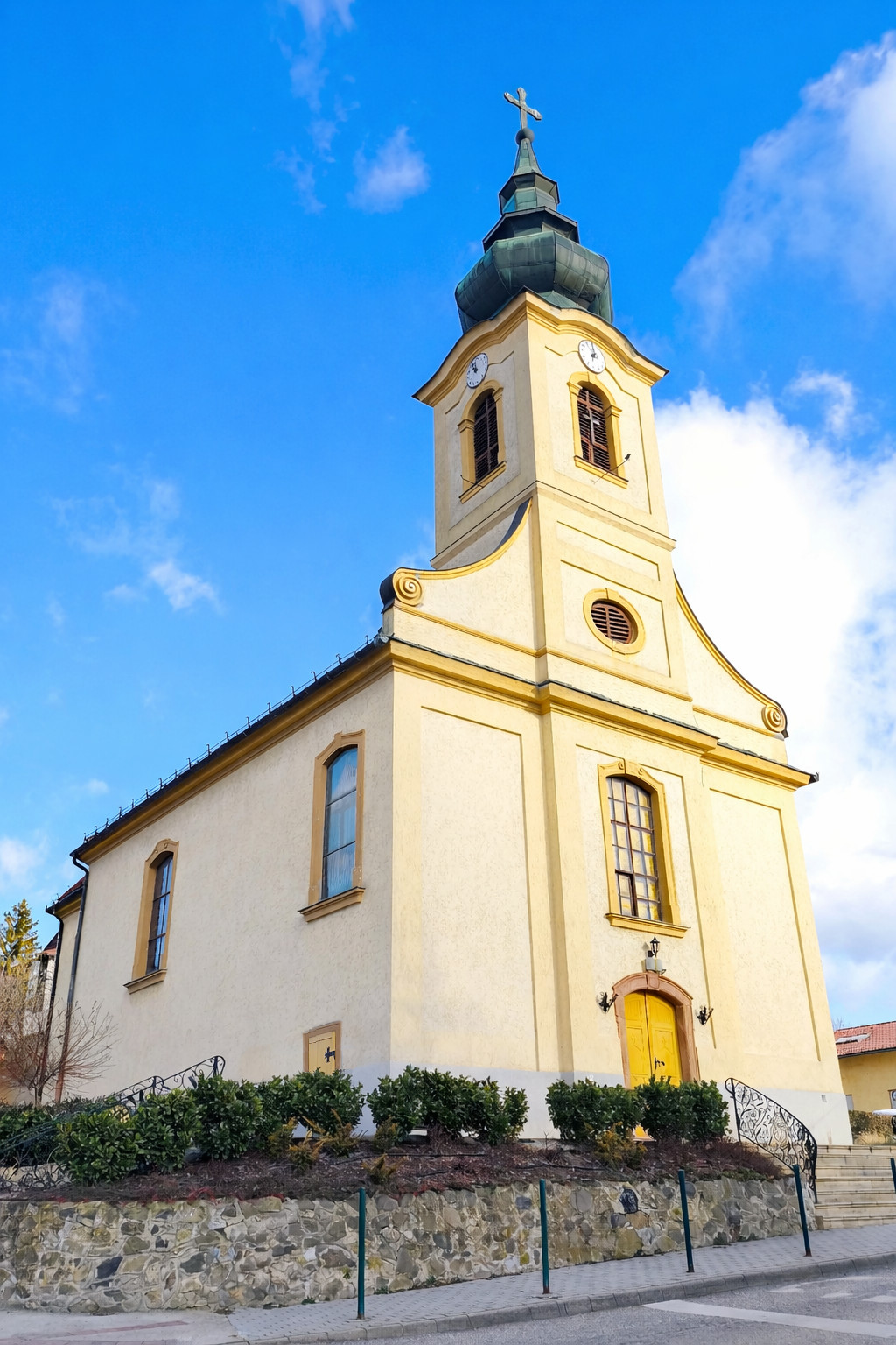 Szentháromság Templom - Csömör